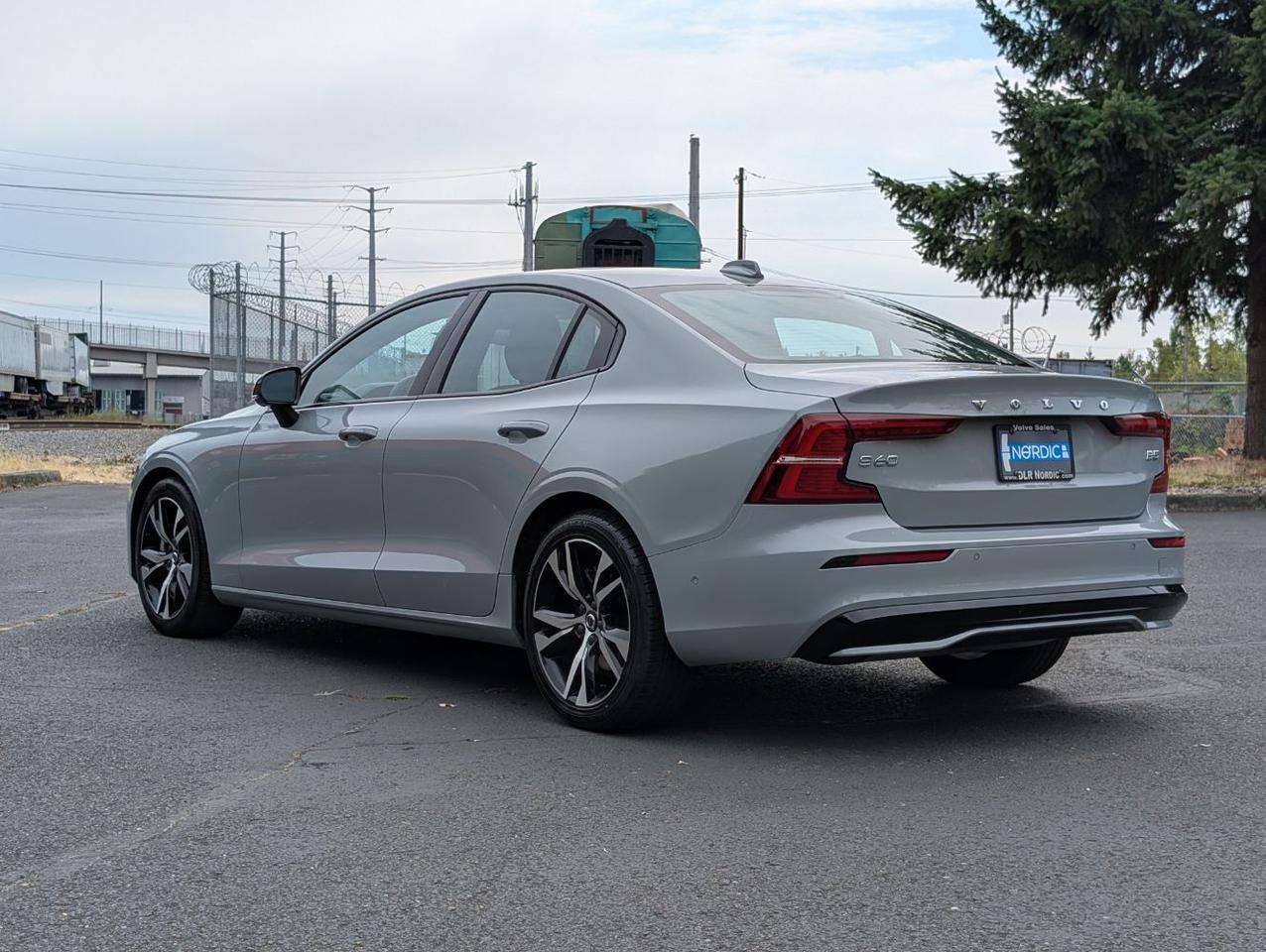 2025 Volvo S60 B5 Hybrid PLUS w/High Performance Audio, Pilot Assist, 360 Cam, 4 Heated Seats & Wheel Portland OR