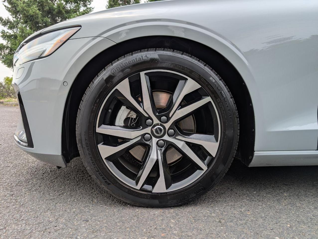 2025 Volvo S60 B5 Hybrid PLUS w/High Performance Audio, Pilot Assist, 360 Cam, 4 Heated Seats & Wheel Portland OR