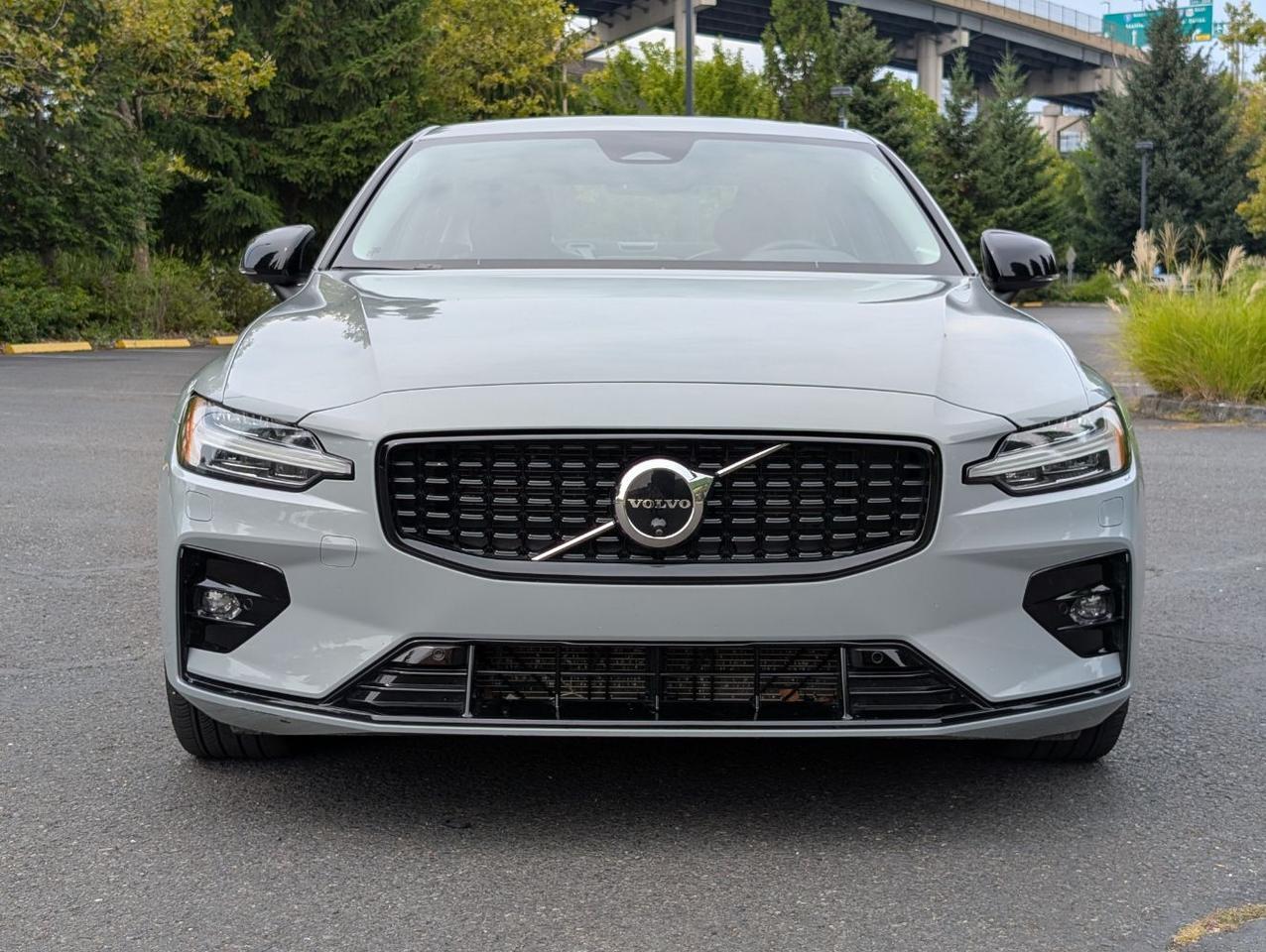 2025 Volvo S60 B5 Hybrid PLUS w/High Performance Audio, Pilot Assist, 360 Cam, 4 Heated Seats & Wheel Portland OR
