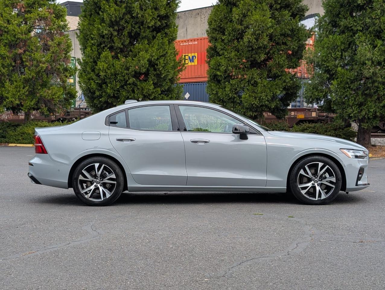 2025 Volvo S60 B5 Hybrid PLUS w/High Performance Audio, Pilot Assist, 360 Cam, 4 Heated Seats & Wheel Portland OR