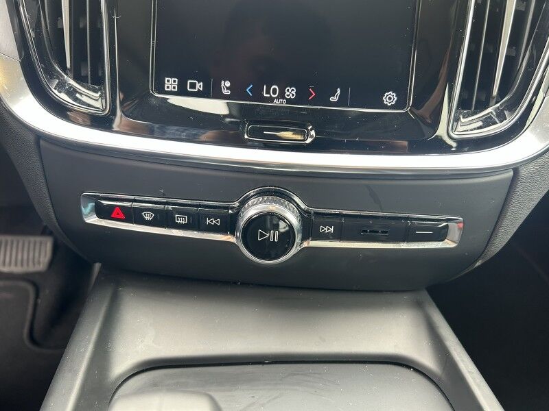 2025 Volvo S60 Core - 1 OWNER - ONLY 19K MILES Whitinsville MA