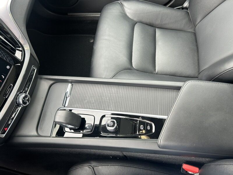 2025 Volvo S60 Core - 1 OWNER - ONLY 19K MILES Whitinsville MA