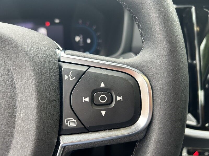 2025 Volvo S60 Core - 1 OWNER - ONLY 19K MILES Whitinsville MA