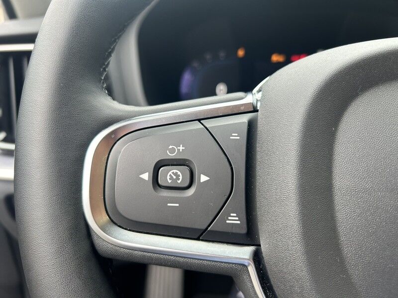 2025 Volvo S60 Core - 1 OWNER - ONLY 19K MILES Whitinsville MA