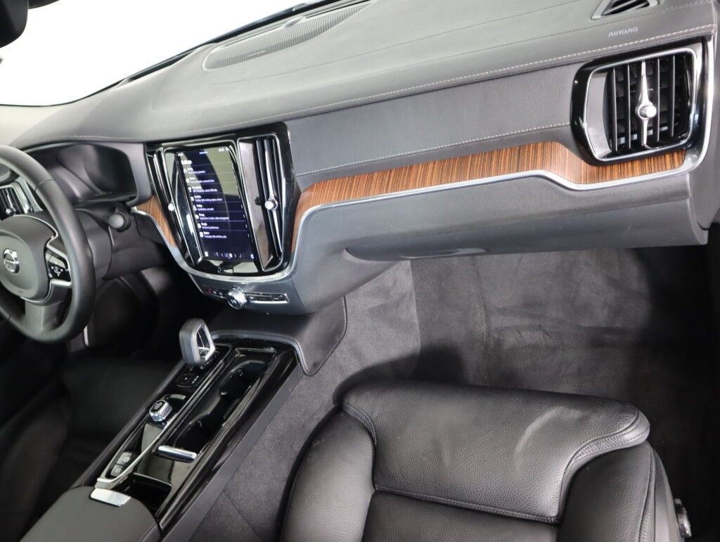 2025 Volvo S60 Plug-In Hybrid T8 AWD Ultra Maumee OH