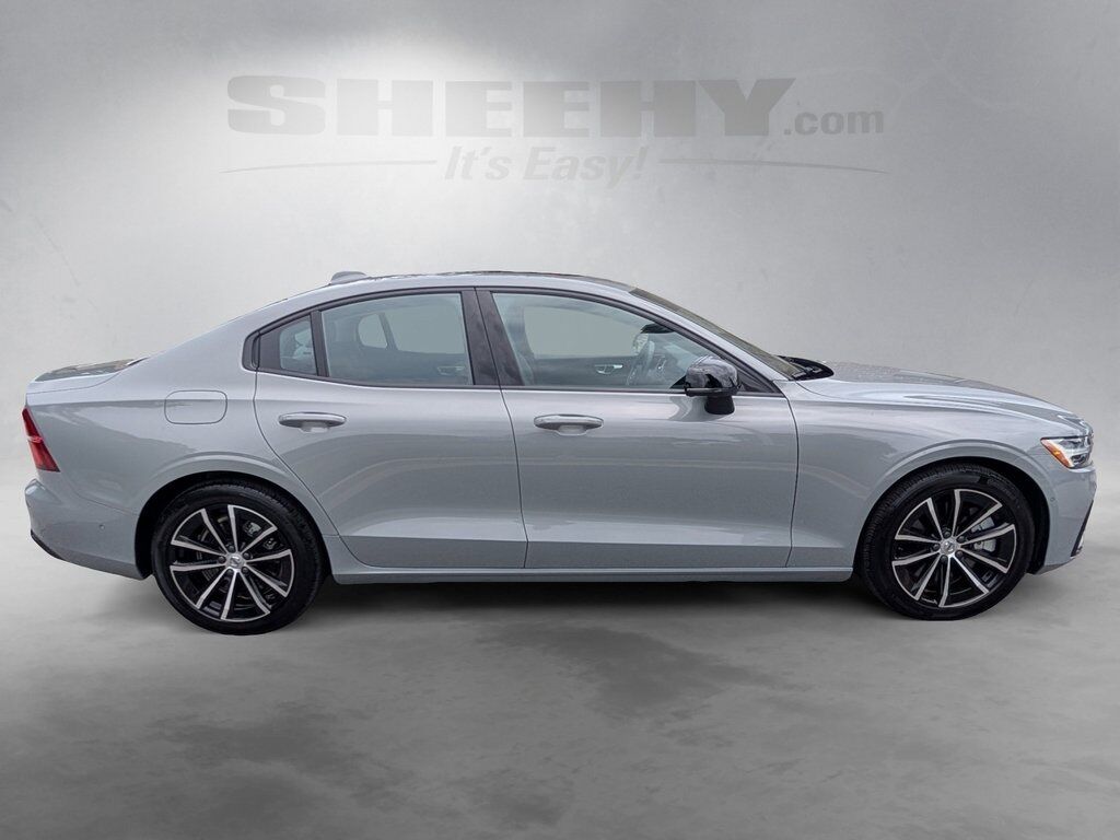 2025 Volvo S60 Plug-In Hybrid T8 Plus