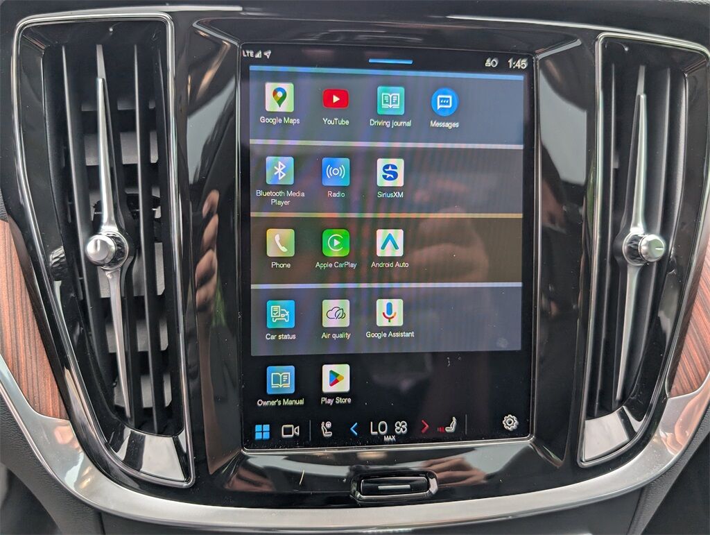 2025 Volvo S60 T8 PLUS