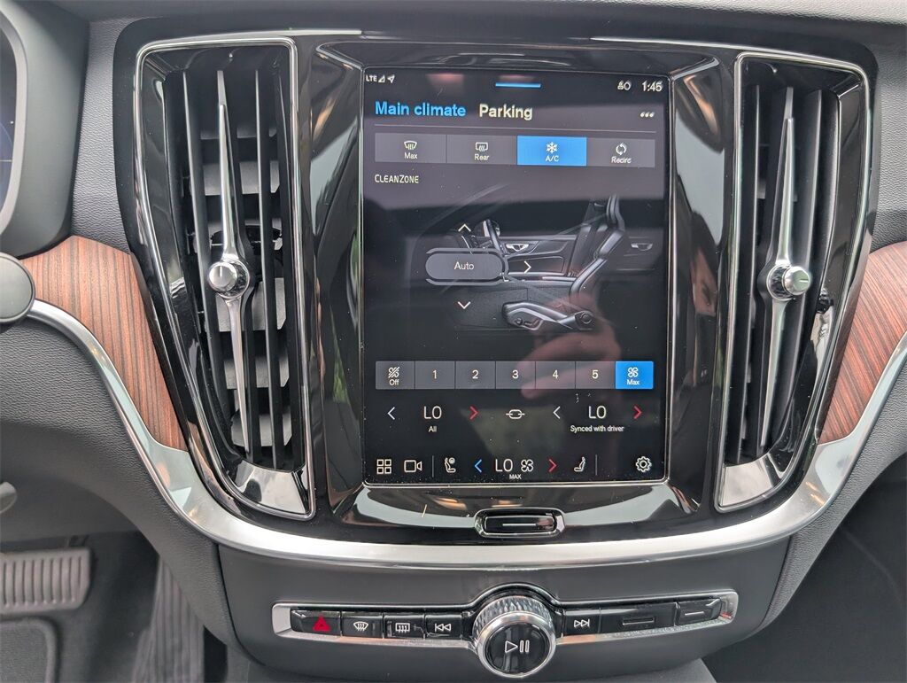 2025 Volvo S60 T8 PLUS