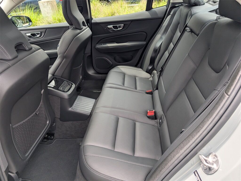 2025 Volvo S60 T8 PLUS