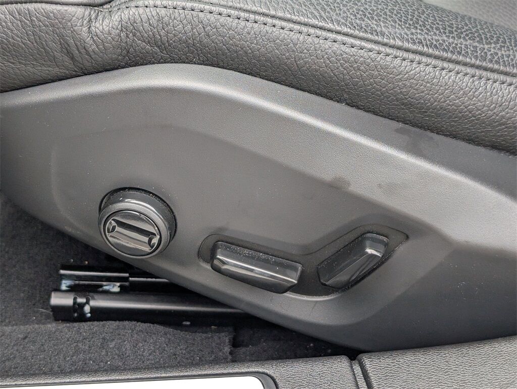 2025 Volvo S60 T8 PLUS