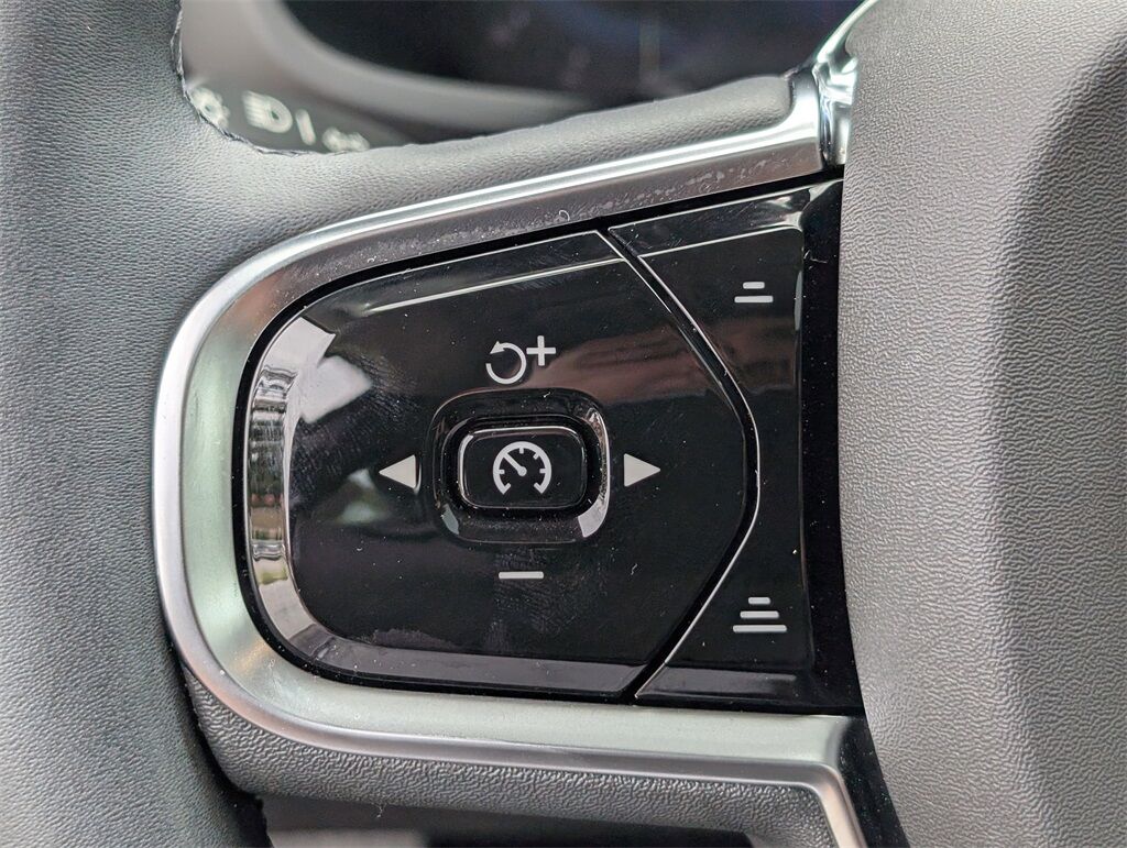 2025 Volvo S60 T8 PLUS