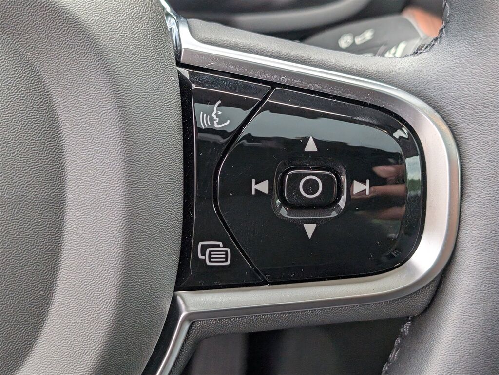 2025 Volvo S60 T8 PLUS