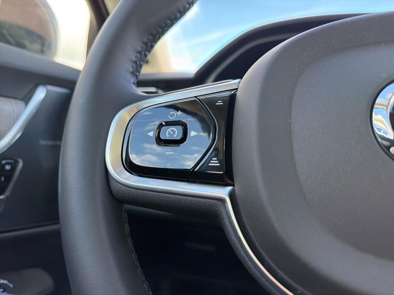 2025 Volvo S90 B6 Plus Bend OR