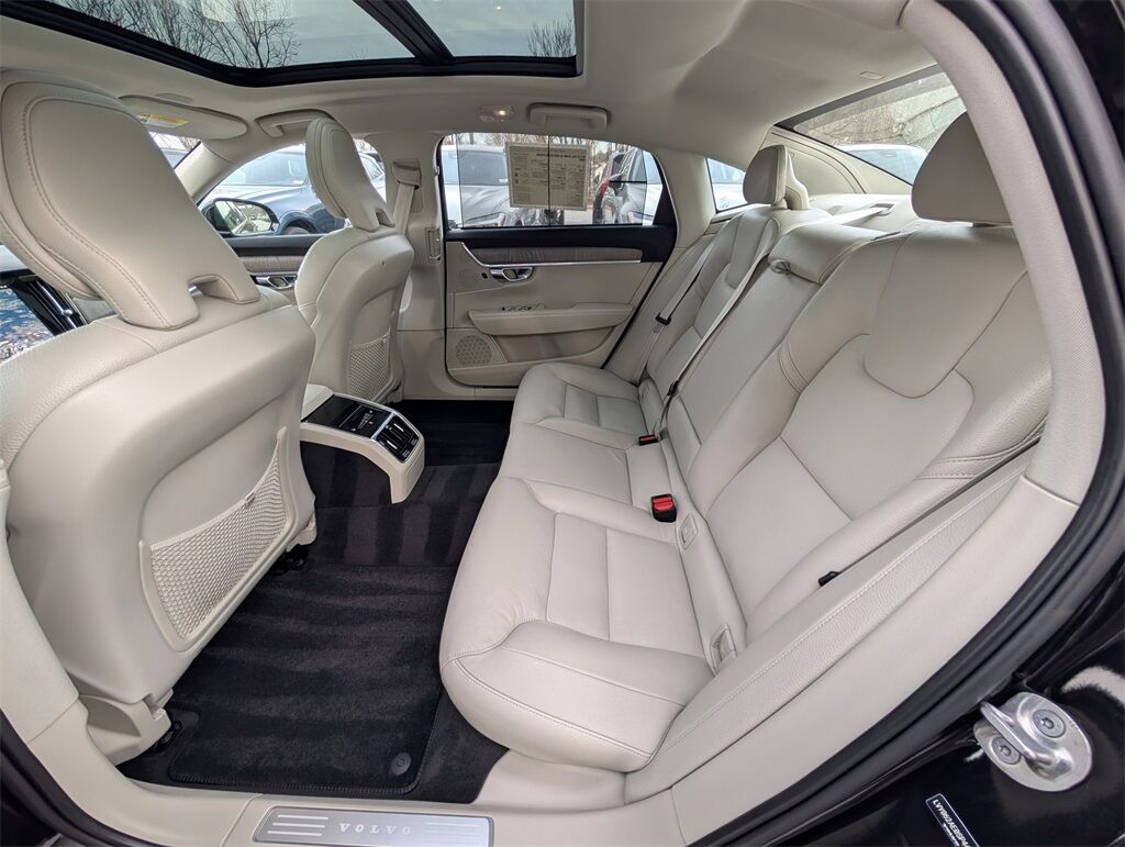 2025 Volvo S90 B6 Plus Hunt Valley MD