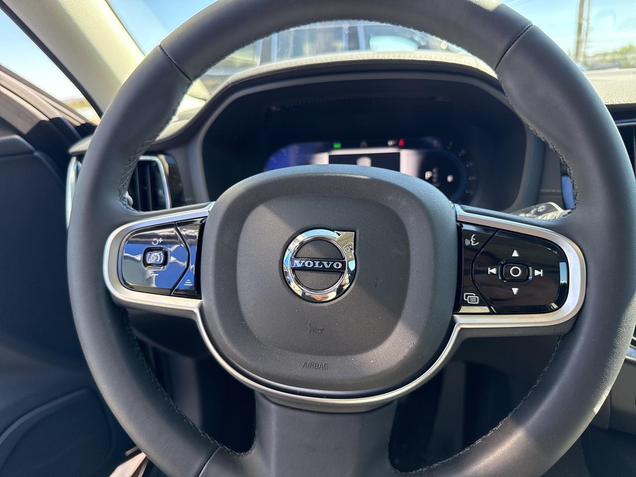 2025 Volvo V60 Cross Country Bend OR