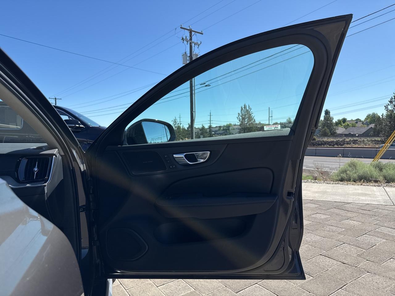 2025 Volvo V60 Cross Country Bend OR