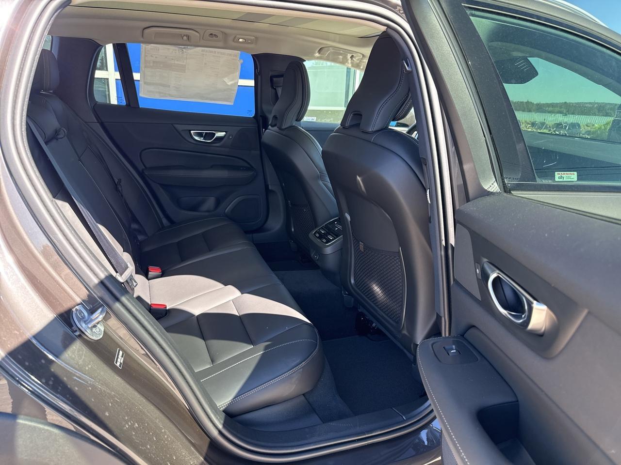2025 Volvo V60 Cross Country Bend OR