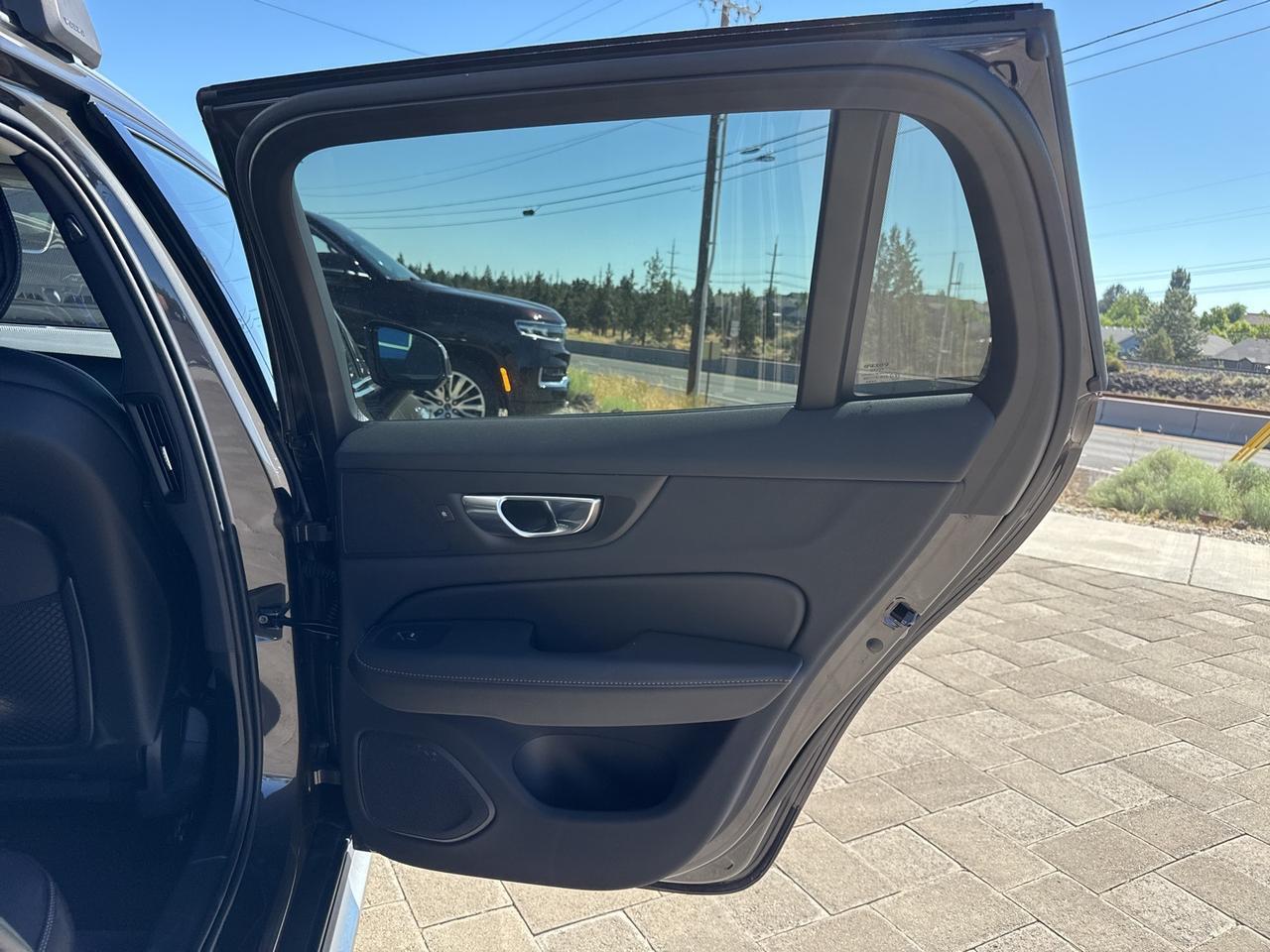 2025 Volvo V60 Cross Country Bend OR