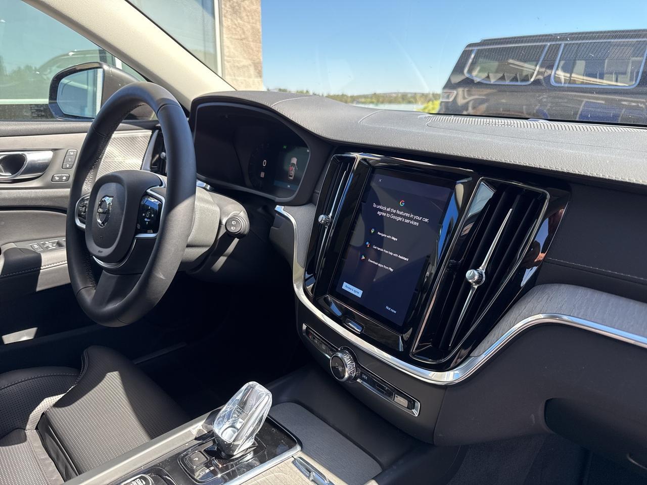2025 Volvo V60 Cross Country Bend OR