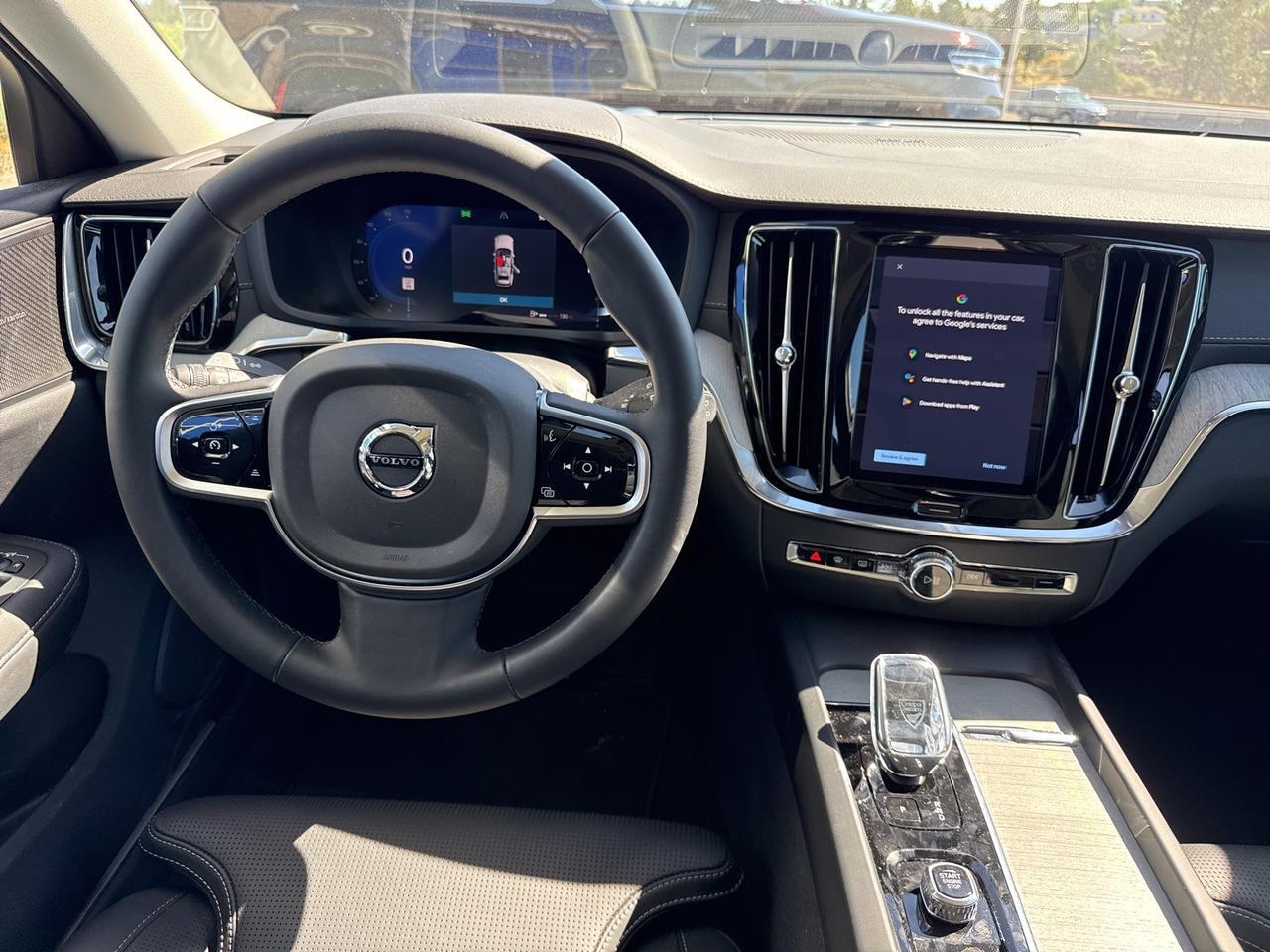 2025 Volvo V60 Cross Country Bend OR