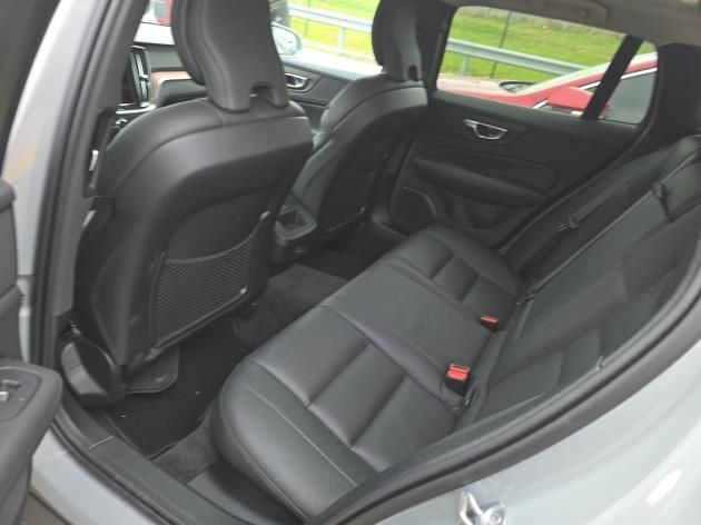 2025 Volvo V60 Cross Country B5 AWD Hybrid PLUS w/High Performance Sound, Climate * Portland OR