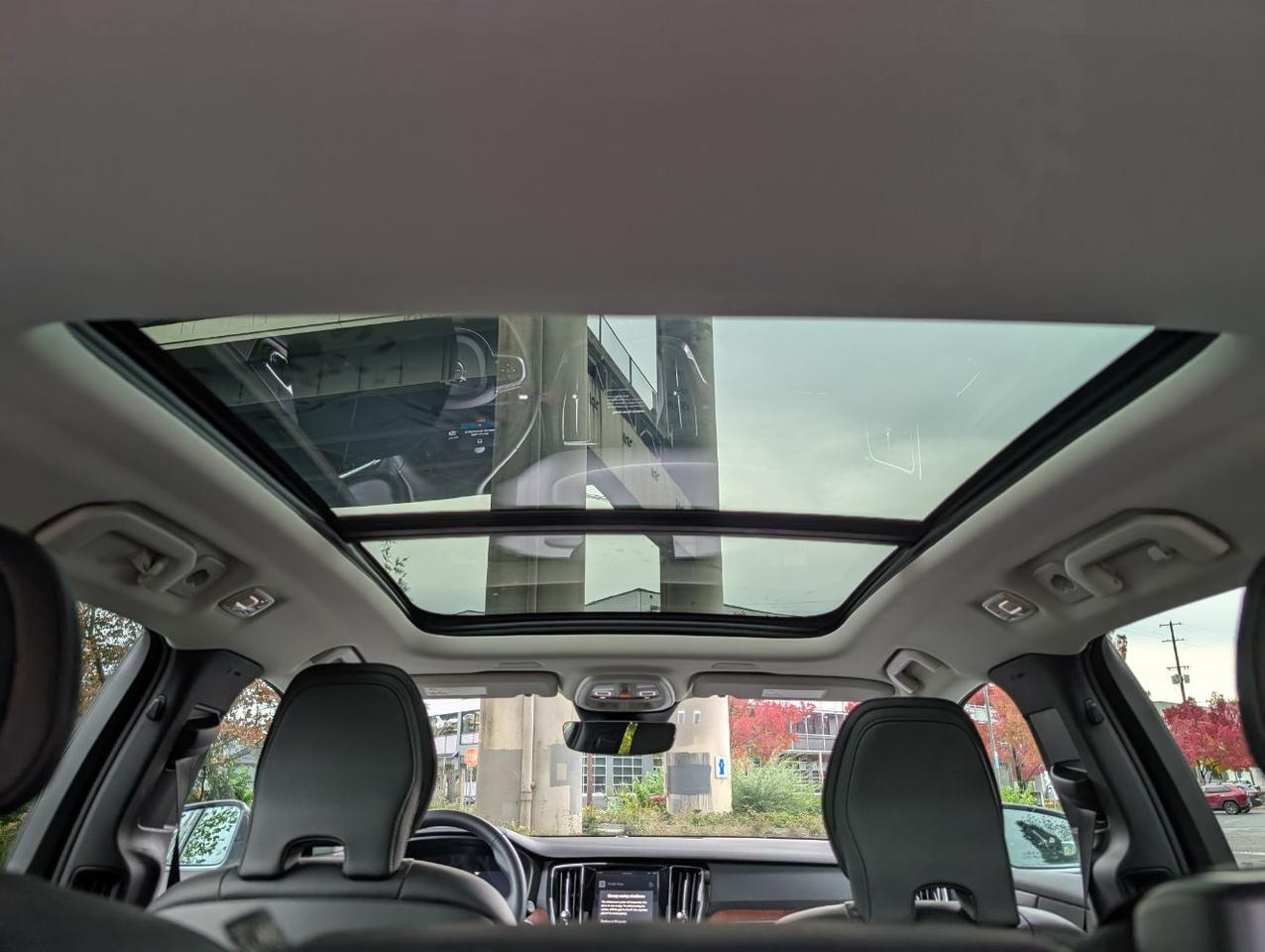 2025 Volvo V60 Cross Country B5 AWD Hybrid PLUS w/High Performance Sound, Climate* Portland OR