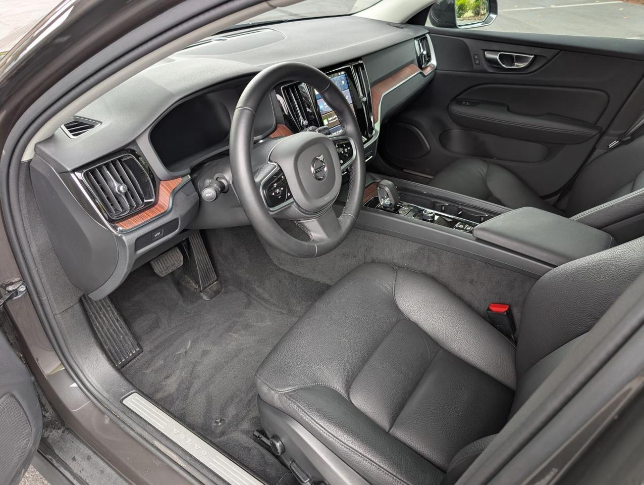2025 Volvo V60 Cross Country B5 AWD Hybrid PLUS w/High Performance Sound, Climate* Portland OR