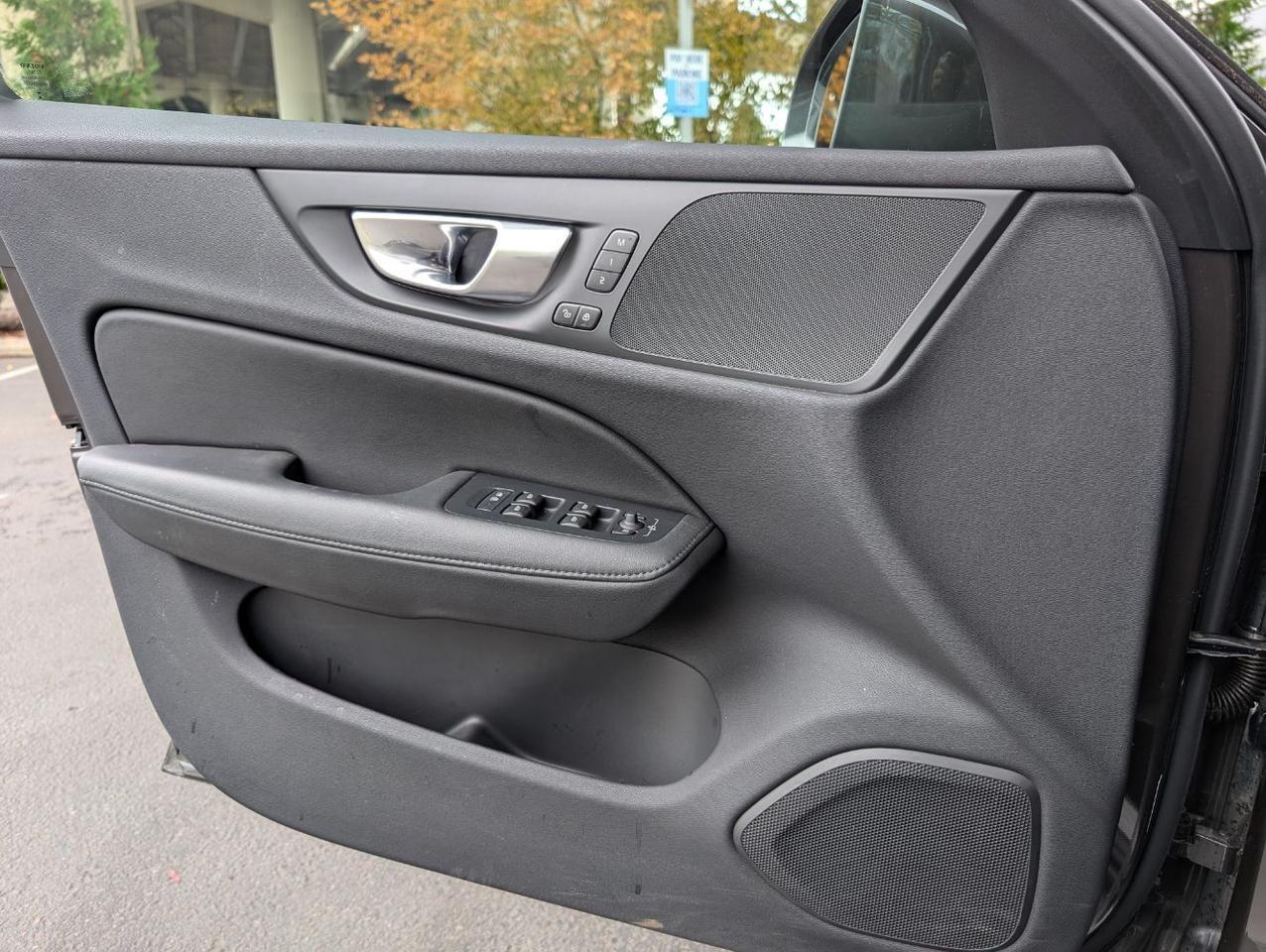 2025 Volvo V60 Cross Country B5 AWD Hybrid PLUS w/High Performance Sound, Climate* Portland OR