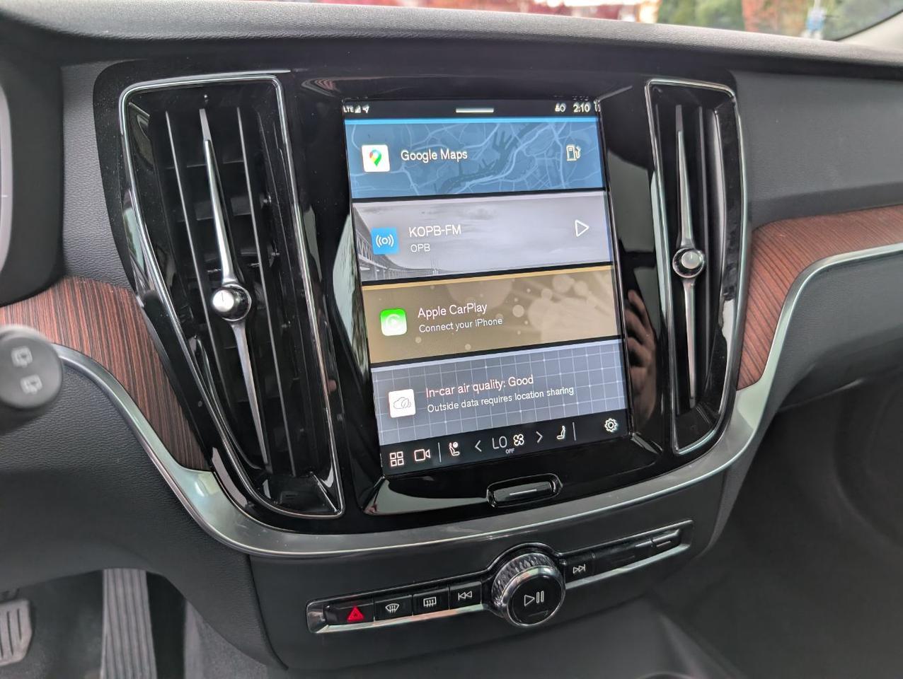 2025 Volvo V60 Cross Country B5 AWD Hybrid PLUS w/High Performance Sound, Pilot Assist, 360 Cam, 4 Heated Seats & Wheel Portland OR