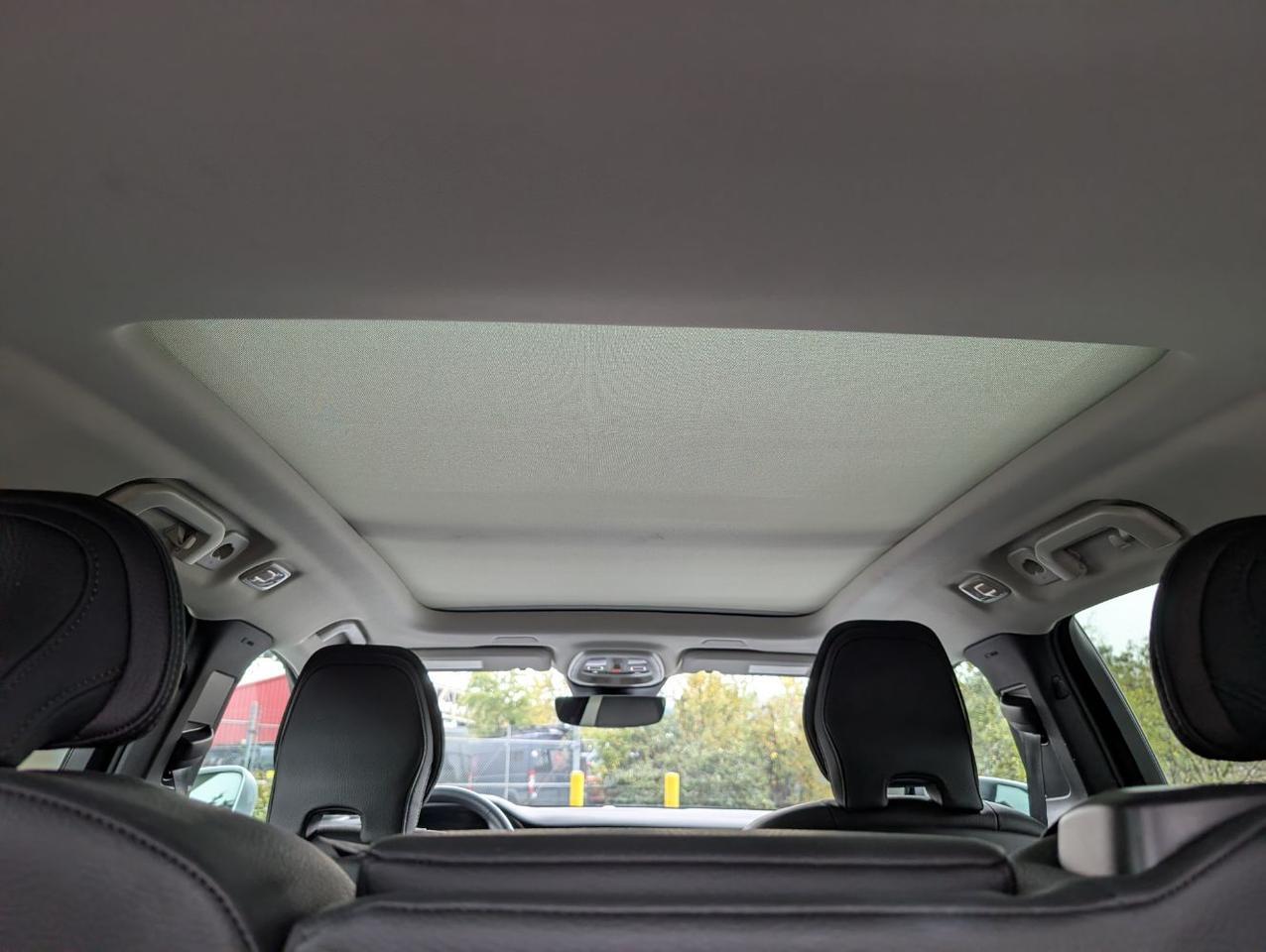 2025 Volvo V60 Cross Country B5 AWD Hybrid PLUS w/High Performance Sound, Pilot Assist, 360 Cam, Pano, 4 Heated Seats & Wheel Portland OR