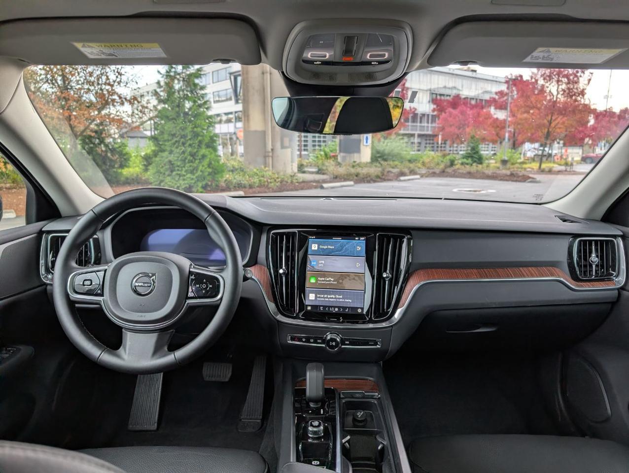 2025 Volvo V60 Cross Country B5 AWD Hybrid PLUS w/High Performance Sound, Pilot Assist, Panoramic Roof, 4 Heated Seats & Wheel Portland OR