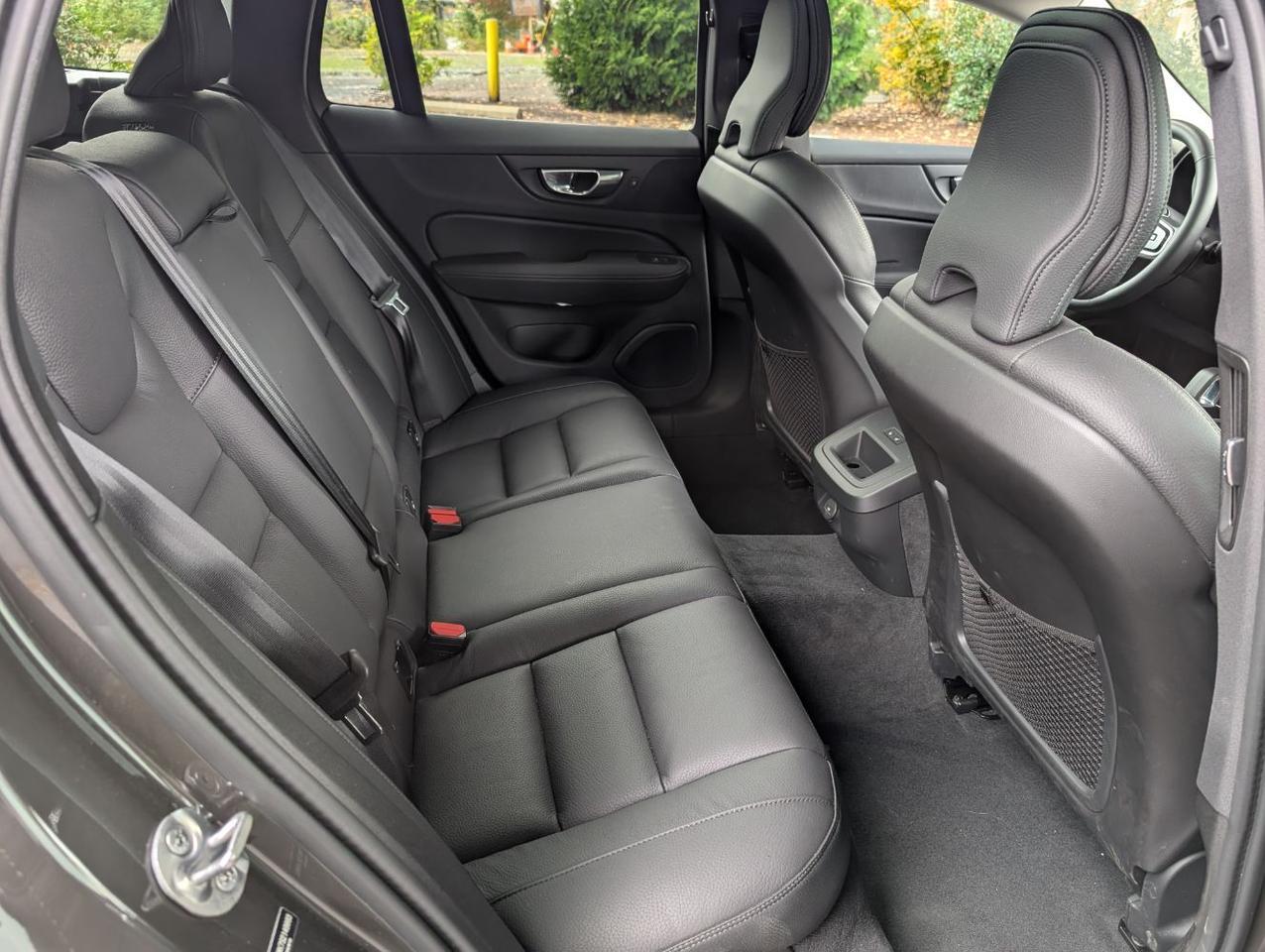 2025 Volvo V60 Cross Country B5 AWD Hybrid PLUS w/High Performance Sound, Pilot Assist, Panoramic Roof, 4 Heated Seats & Wheel Portland OR