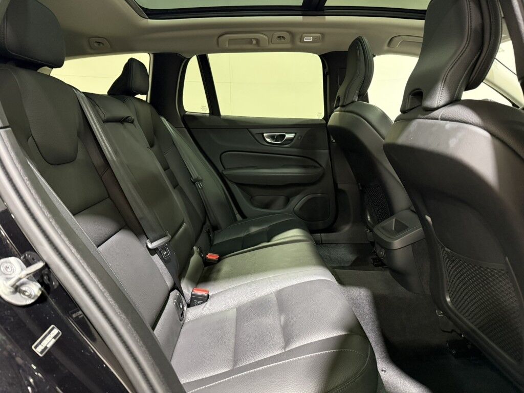 2025 Volvo V60 Cross Country B5 AWD Plus Maumee OH