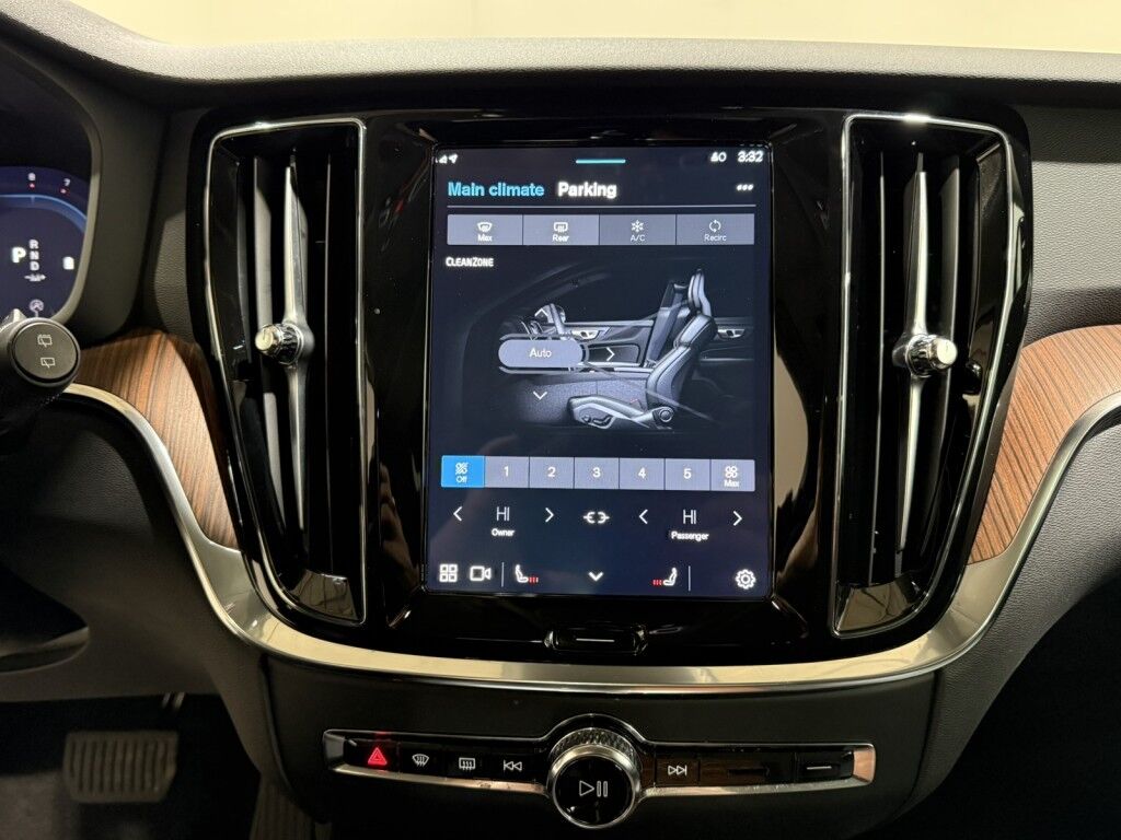 2025 Volvo V60 Cross Country B5 AWD Plus Maumee OH