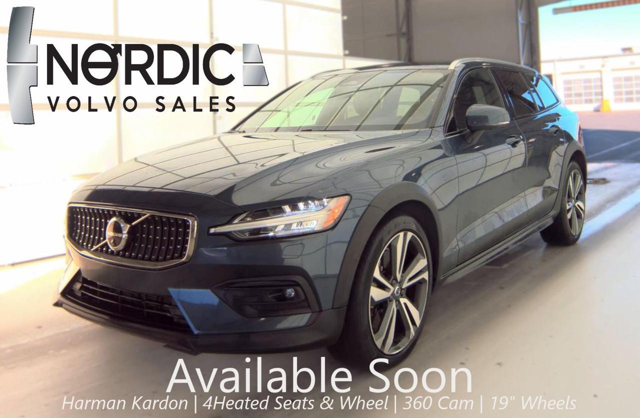 2025 Volvo V60 Cross Country B5 Hybrid AWD PLUS | Harman Kardon, Pilot Assist, 360 Cam, 19" Wheels, 4 Heated Seats & Wheel