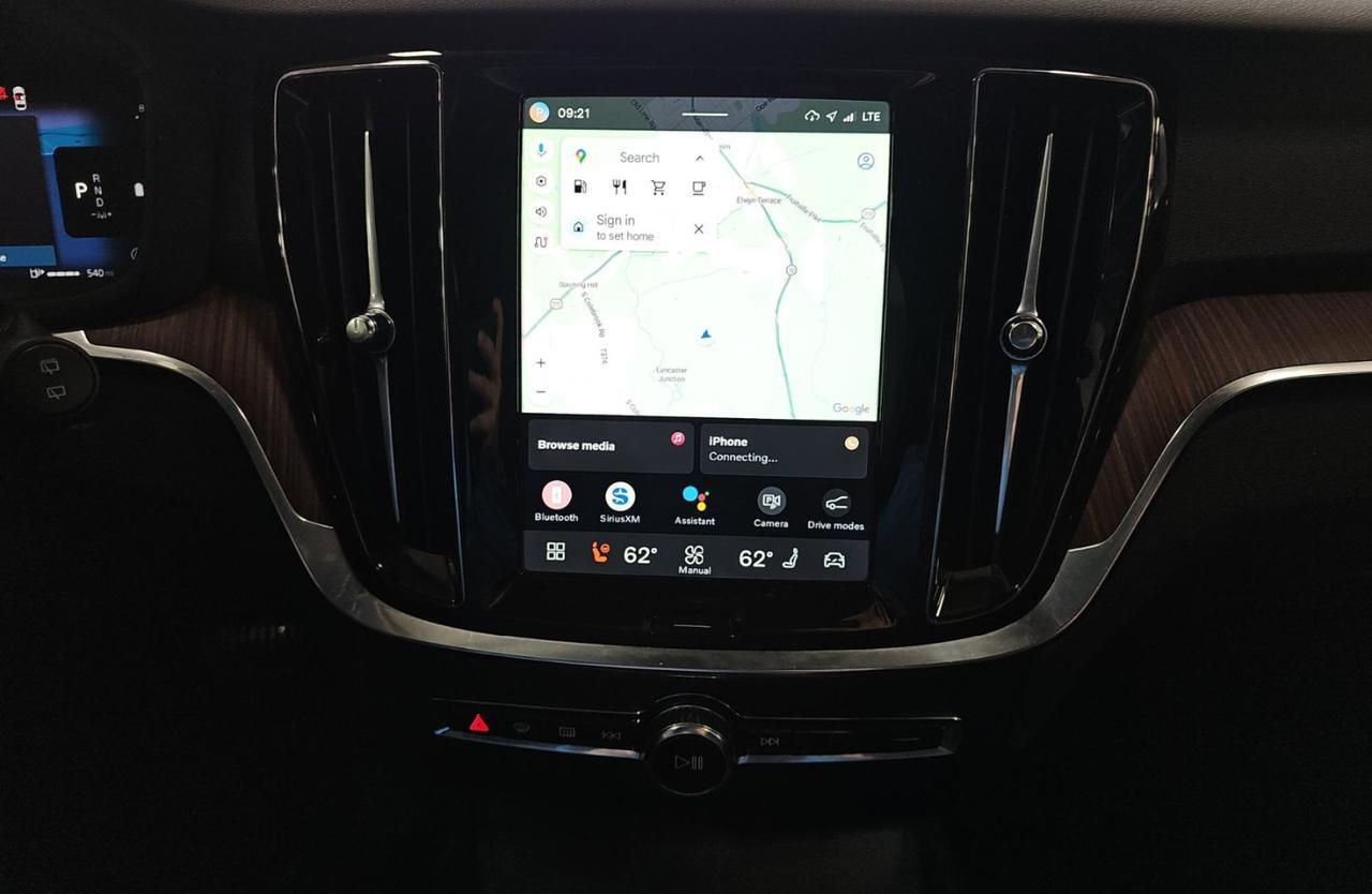 2025 Volvo V60 Cross Country B5 Hybrid AWD PLUS | Harman Kardon, Pilot Assist, Climate Pkg, 19 Wheels * Portland OR
