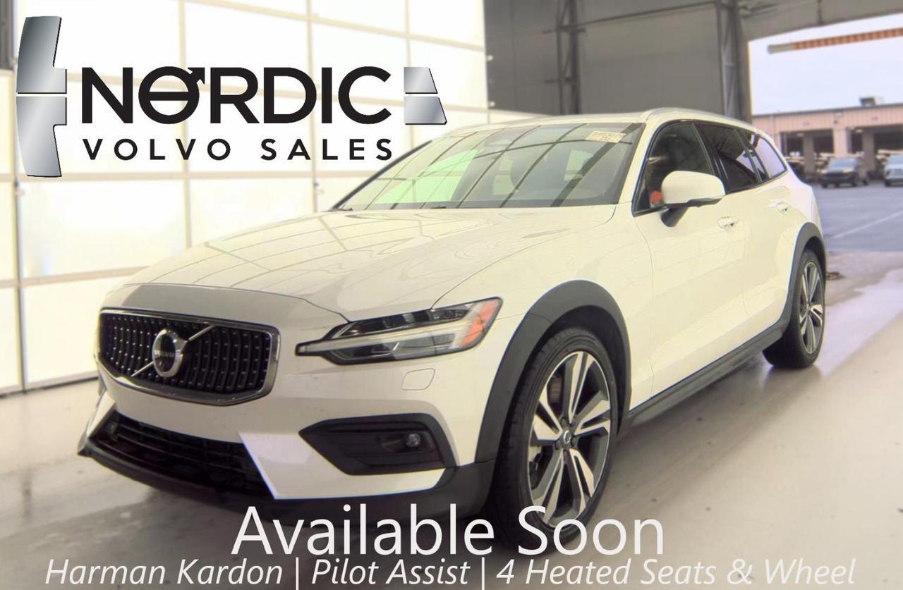2025 Volvo V60 Cross Country B5 Hybrid AWD PLUS | Harman Kardon, Pilot Assist, Climate Pkg, 19 Wheels *