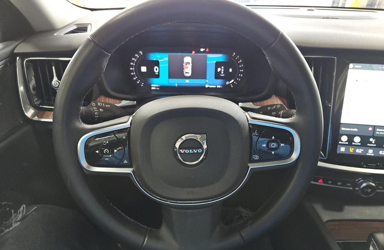 2025 Volvo V60 Cross Country B5 Hybrid AWD PLUS | Harman Kardon, Pilot Assist, Climate Pkg, 19 Wheels * Portland OR