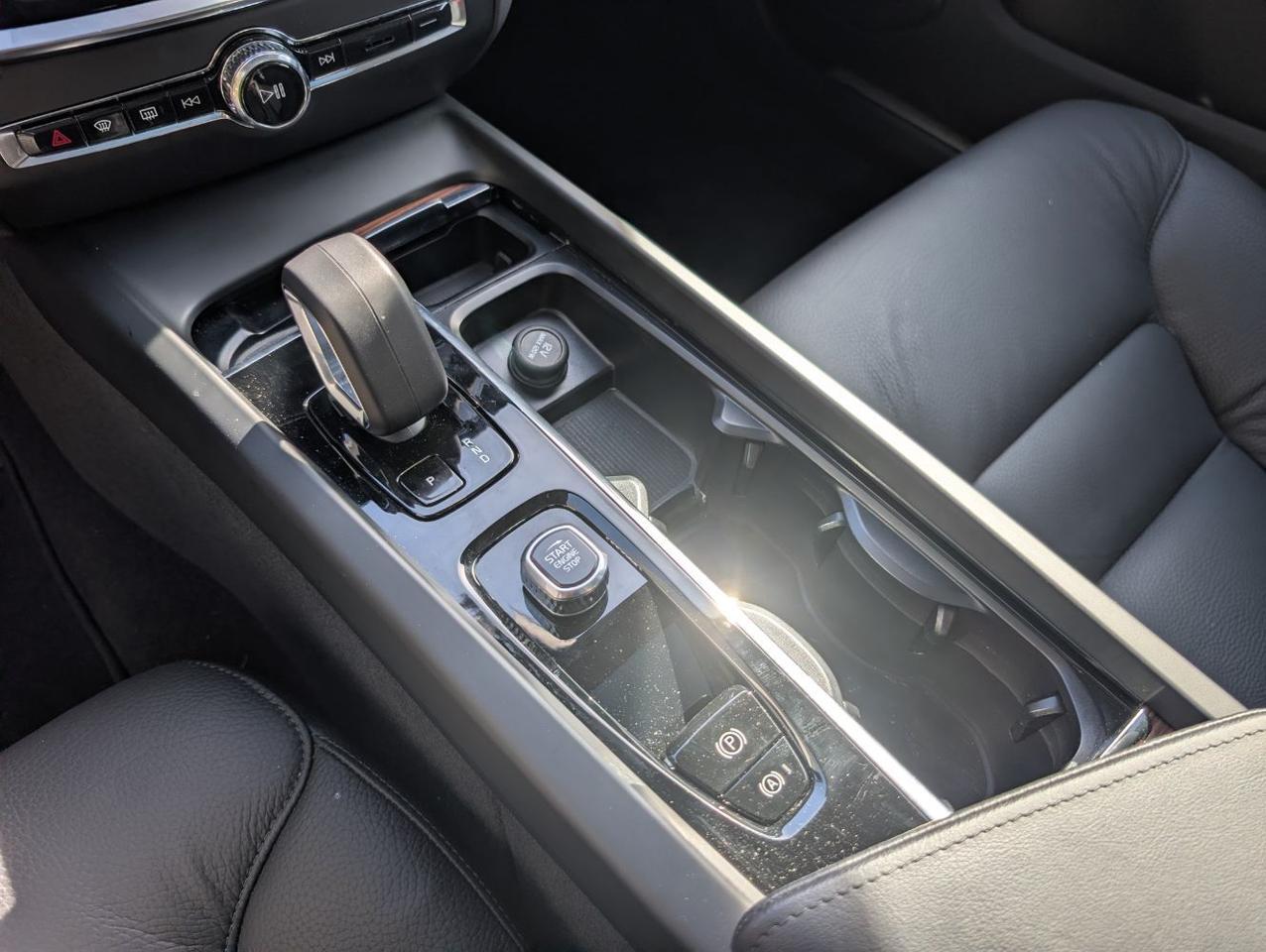 2025 Volvo V60 Cross Country B5 Hybrid AWD PLUS | High Performance Audio, Climate Pk, 19" WHeels * Portland OR