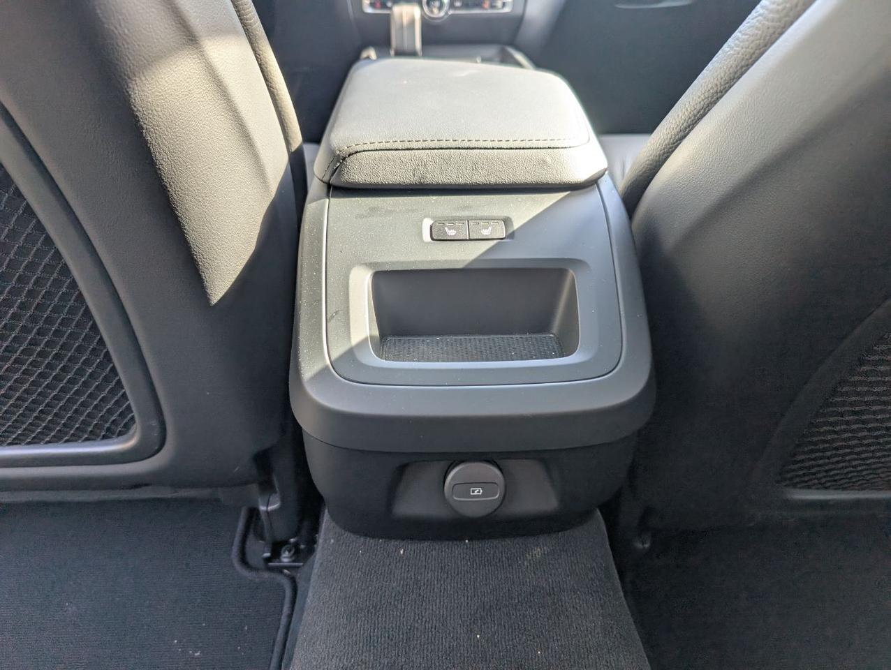 2025 Volvo V60 Cross Country B5 Hybrid AWD PLUS | High Performance Audio, Climate Pk, 19" WHeels * Portland OR