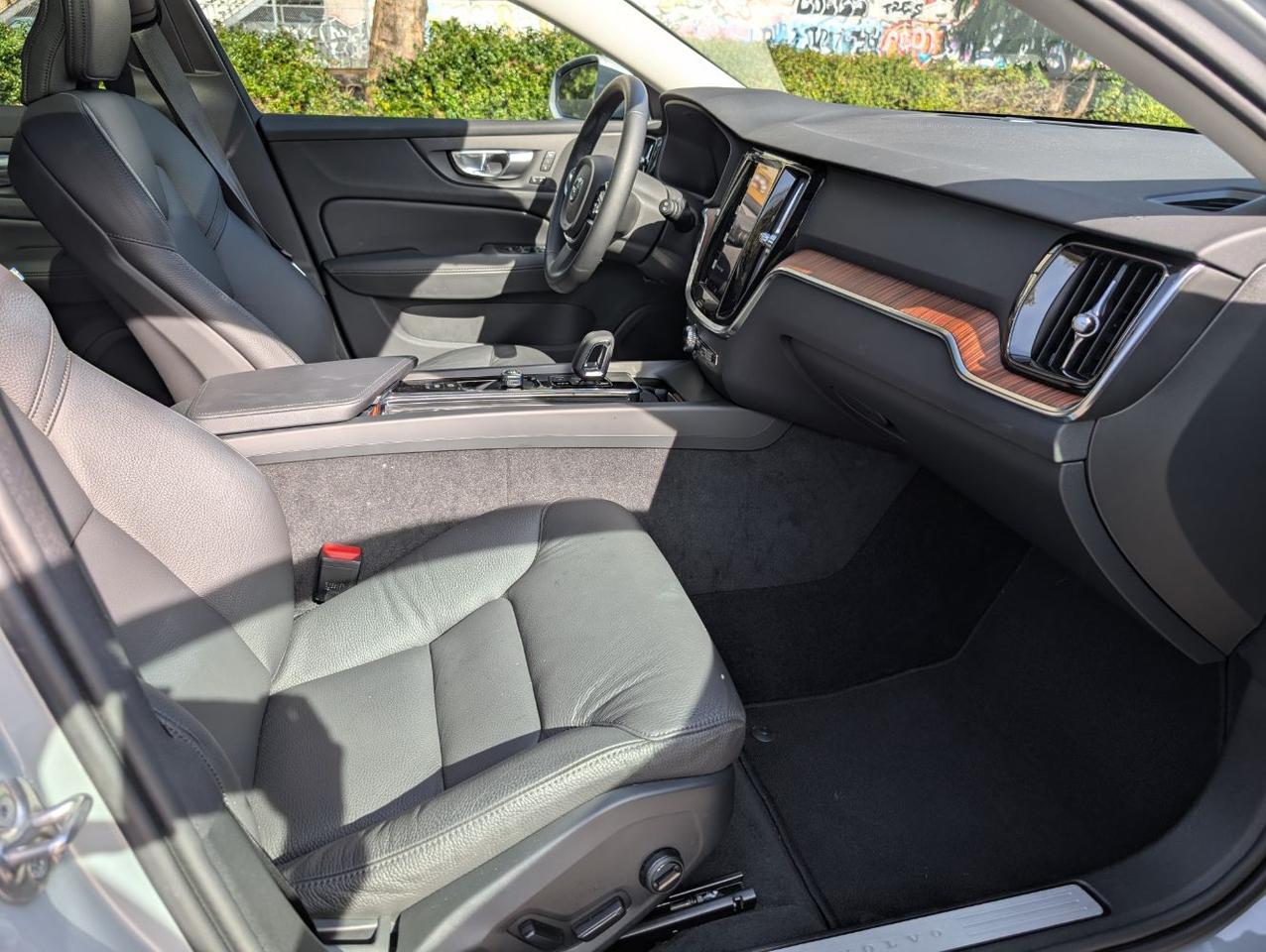 2025 Volvo V60 Cross Country B5 Hybrid AWD PLUS | High Performance Audio, Climate Pk, 19" WHeels * Portland OR