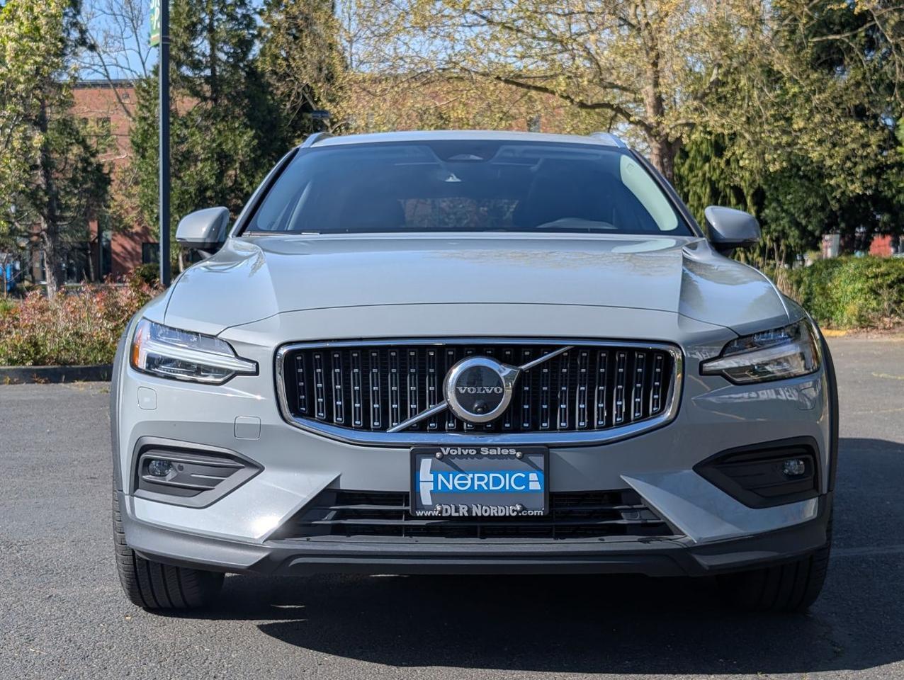 2025 Volvo V60 Cross Country B5 Hybrid AWD PLUS | High Performance Audio, Climate Pk, 19" WHeels * Portland OR