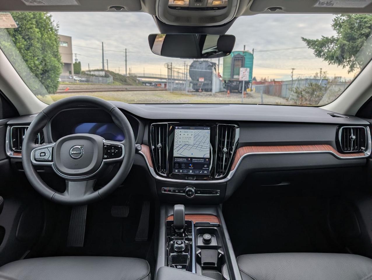 2025 Volvo V60 Cross Country B5 Hybrid AWD PLUS | High Performance Audio, Pilot Assist, 360 Cam, 4 Heated Seats & Wheel Portland OR