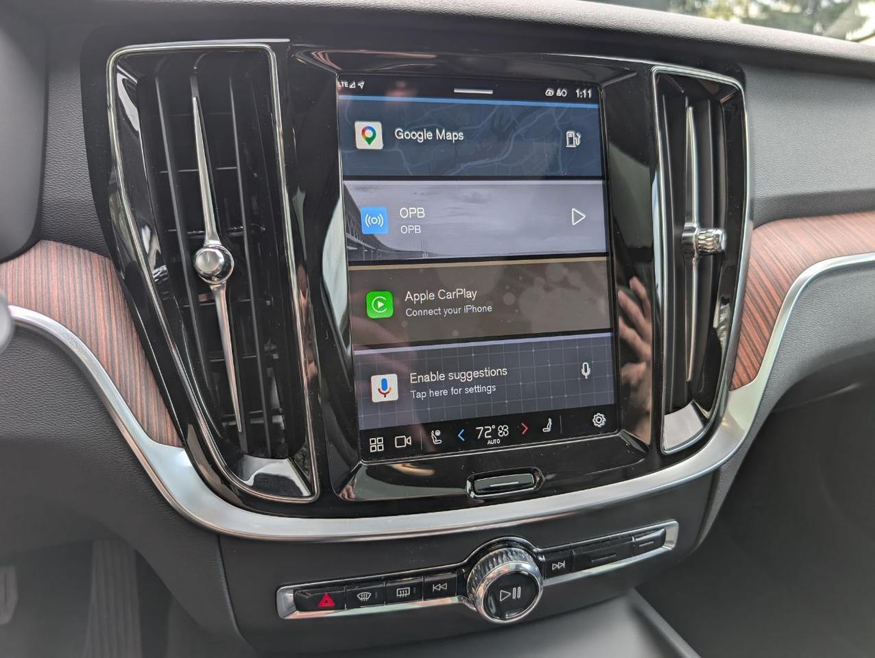 2025 Volvo V60 Cross Country B5 Hybrid AWD PLUS | High Performance Audio, Pilot Assist, 360 Cam, 4 Heated Seats & Wheel Portland OR