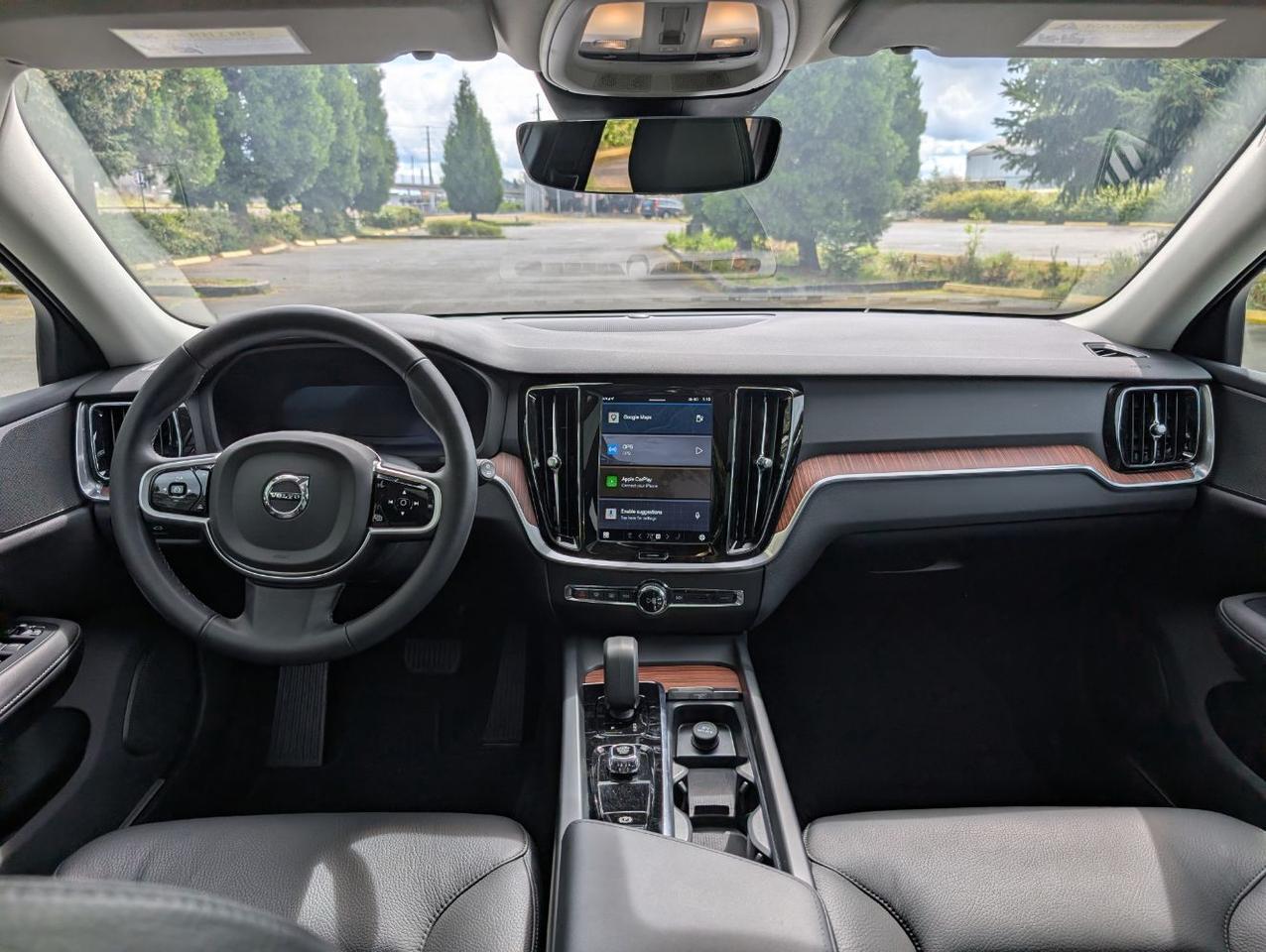2025 Volvo V60 Cross Country B5 Hybrid AWD PLUS | High Performance Audio, Pilot Assist, 360 Cam, 4 Heated Seats & Wheel Portland OR
