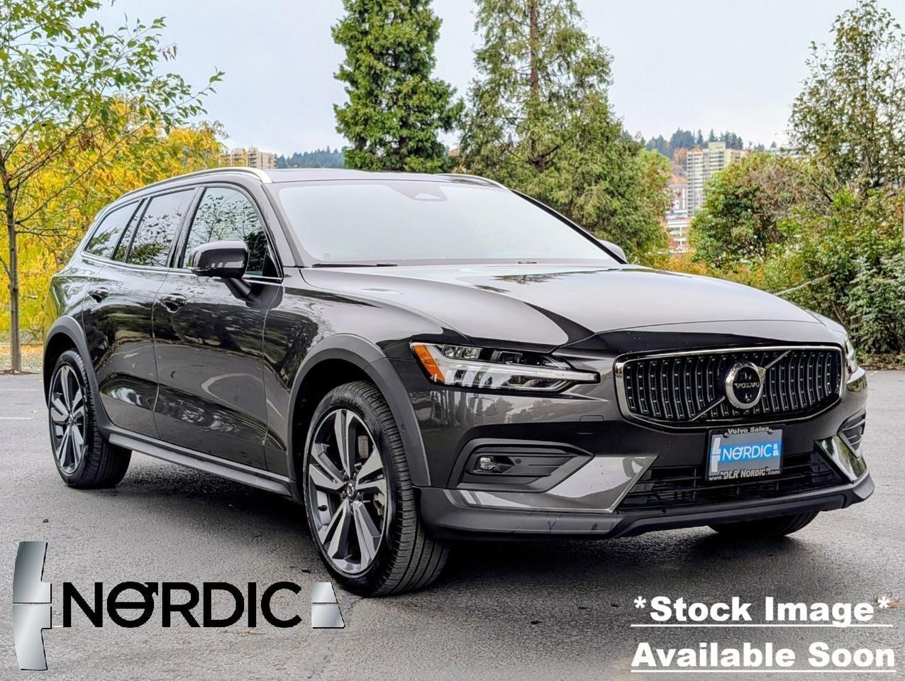 2025 Volvo V60 Cross Country B5 Hybrid AWD PLUS | High Performance Audio, Pilot Assist, 360 Cam, 4 Heated Seats & Wheel