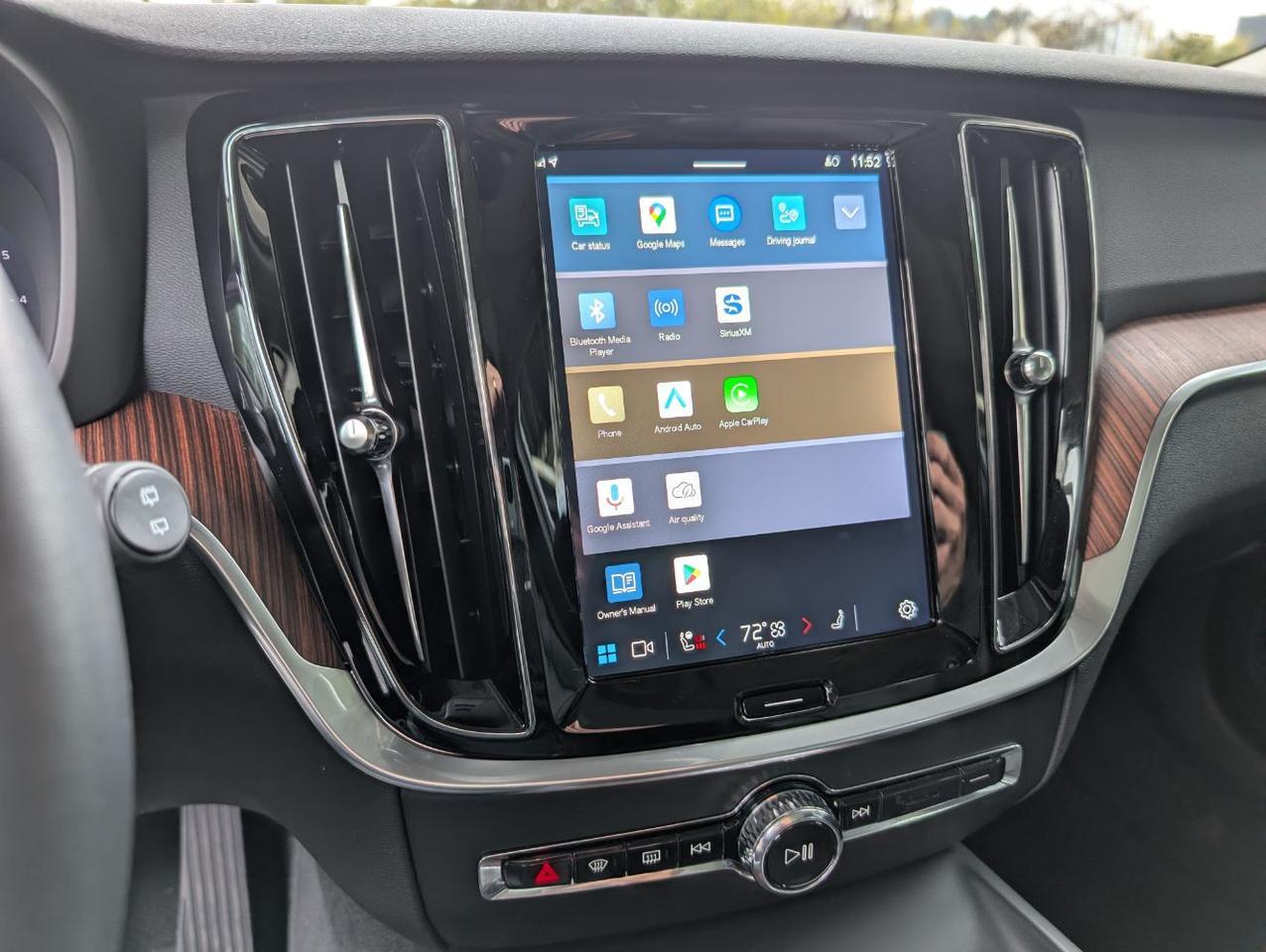 2025 Volvo V60 Cross Country B5 Hybrid AWD PLUS | High Performance Audio, Pilot Assist, 360° Cam, 4 Heated Seats & Htd Wheel Portland OR