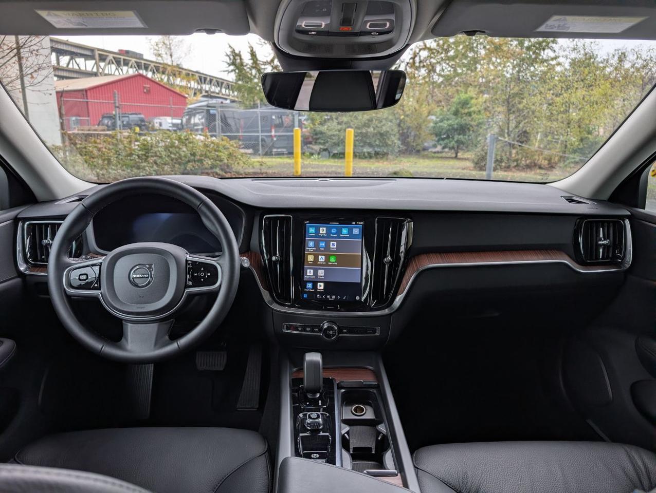 2025 Volvo V60 Cross Country B5 Hybrid AWD PLUS | High Performance Audio, Pilot Assist, 360° Cam, 4 Heated Seats & Htd Wheel Portland OR