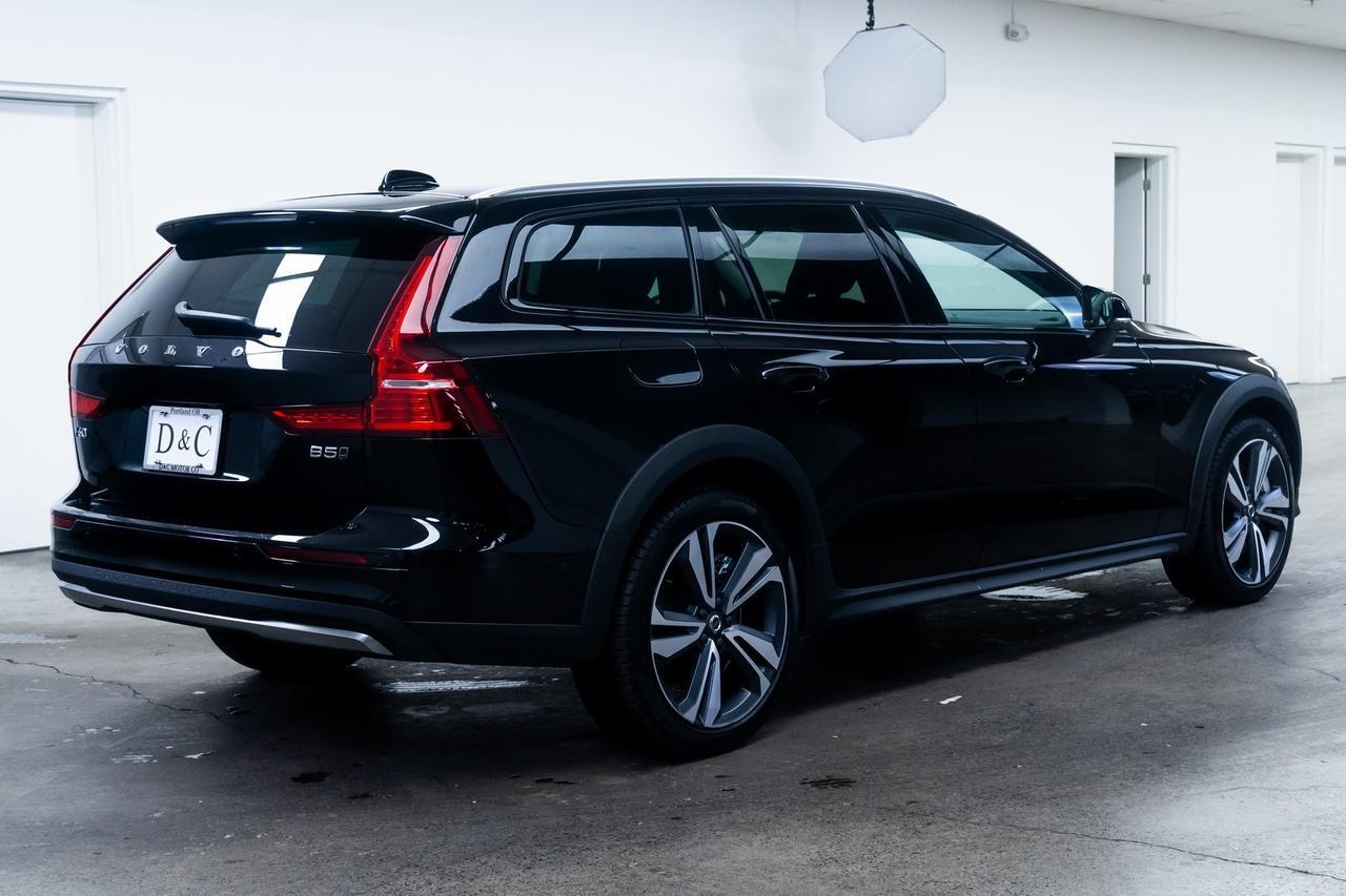 2025 Volvo V60 Cross Country B5 Plus 1 Owner Heated Seats Portland OR