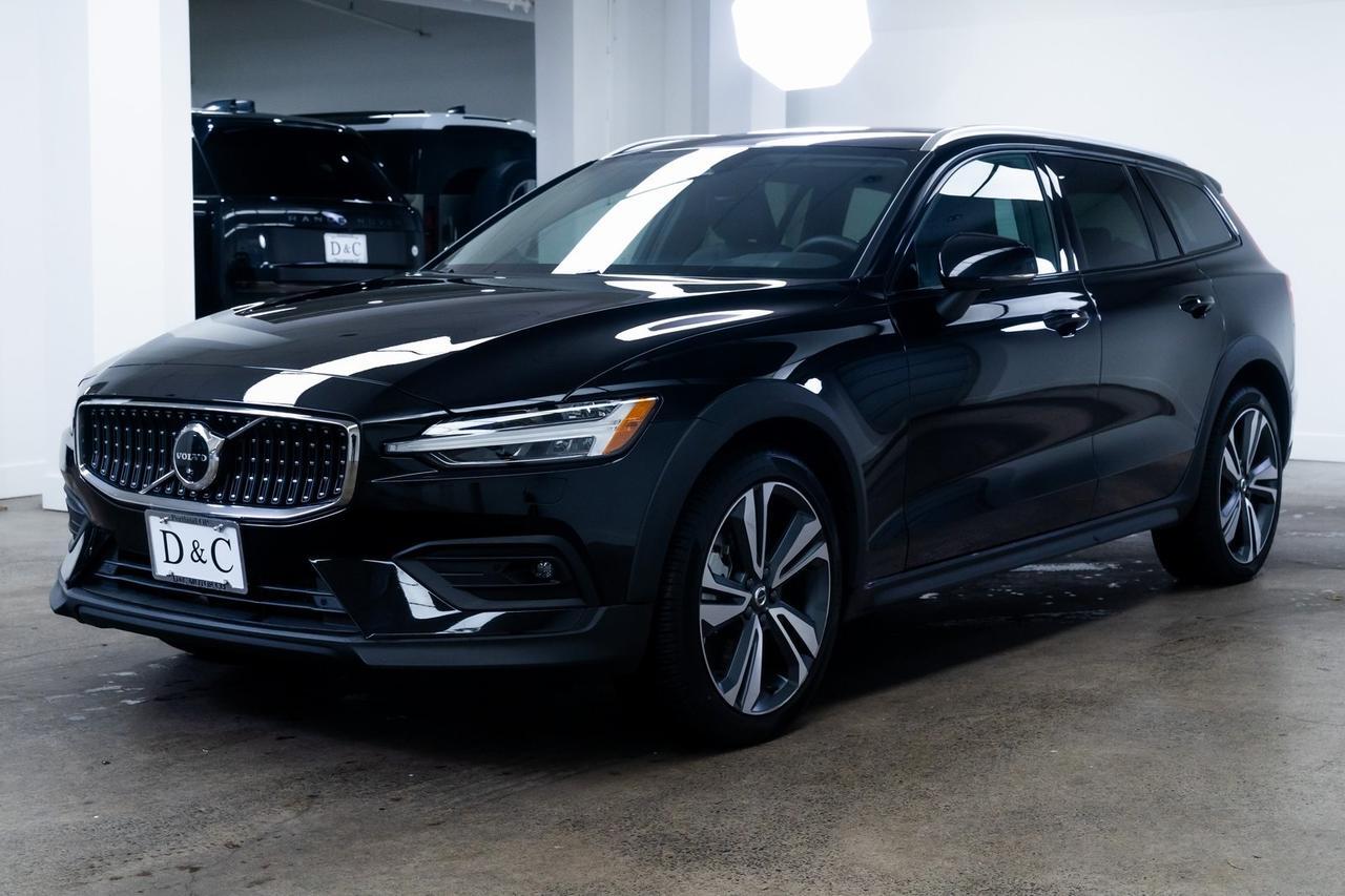 2025 Volvo V60 Cross Country B5 Plus 1 Owner Heated Seats Portland OR